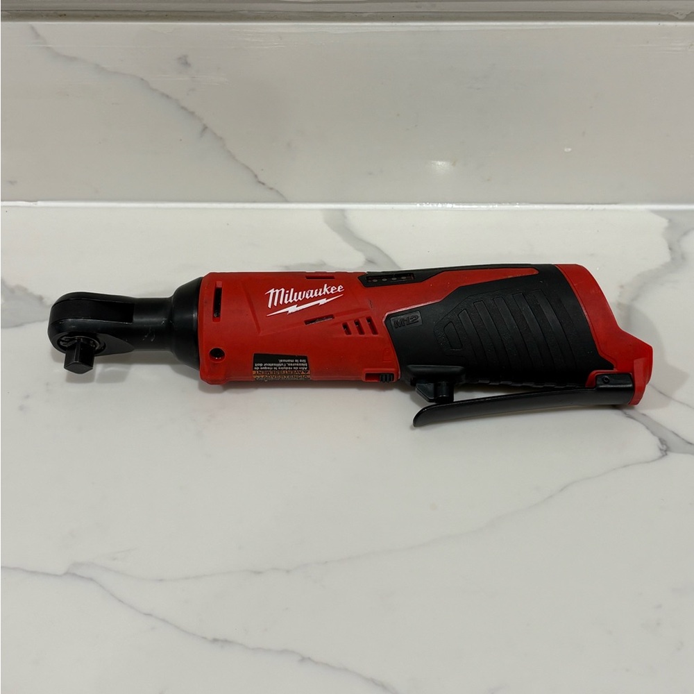 Milwaukee Red & Black Air Ratchet